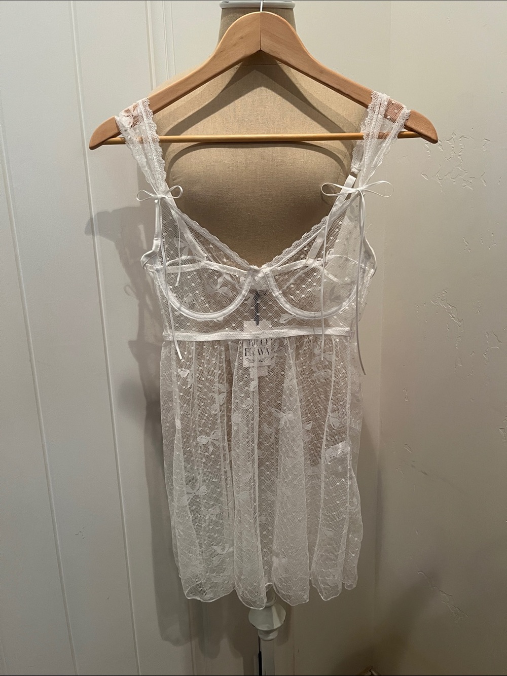 Kilo Brava White Lace Ribbon Babydoll Chemise